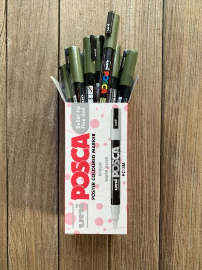 Les crayons kaki de la marque Posca